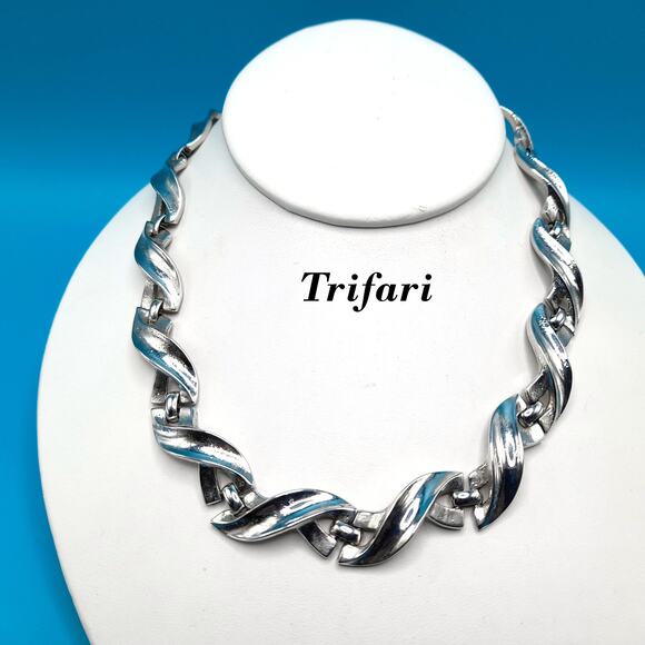 Vintage Trifari Choker Necklace, Silver Rhodium Plated, 1960s Jewelry - Picture 1 of 11